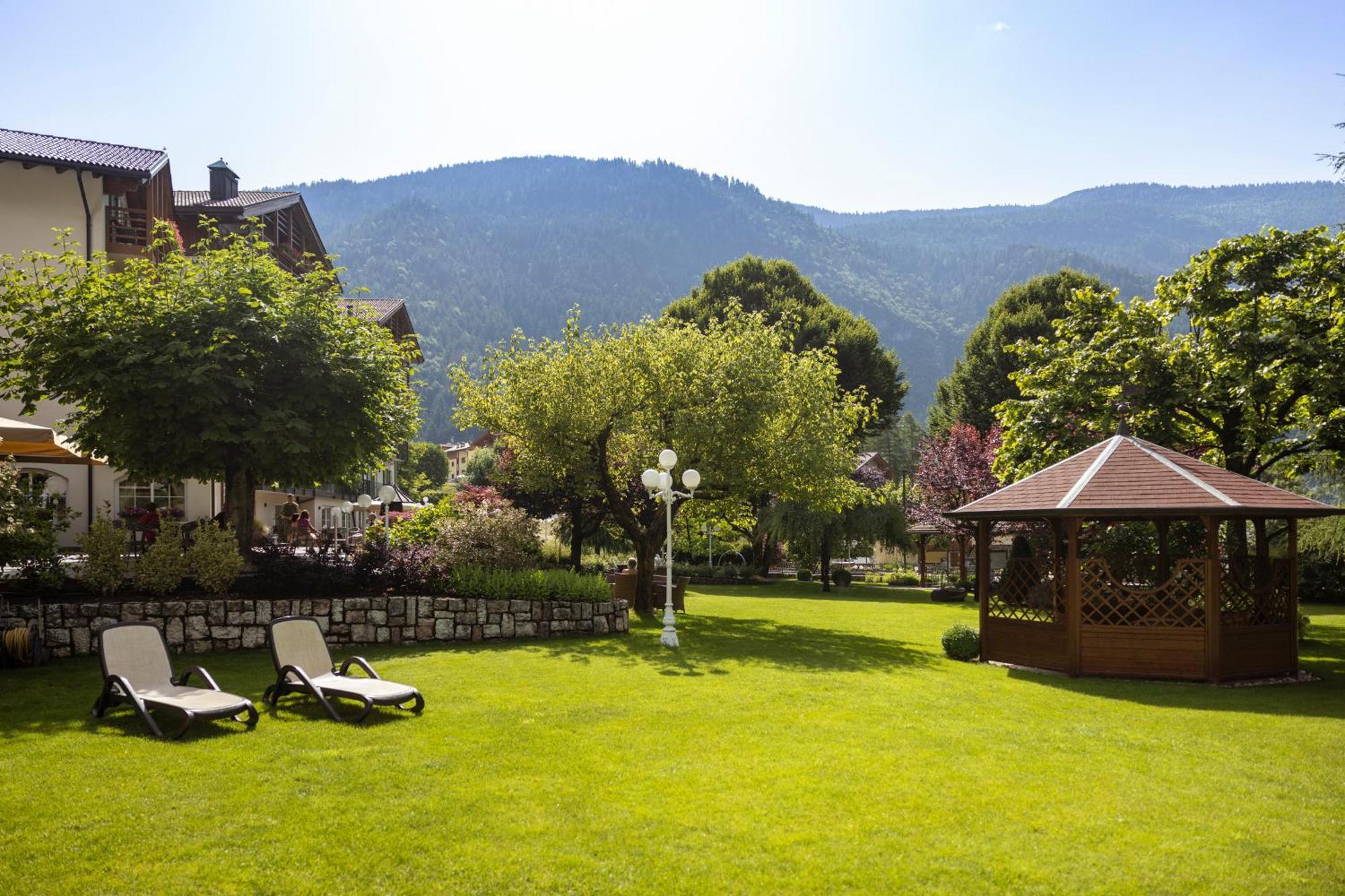 Hotel Lido - Slow & Natural Living Molveno Exterior photo